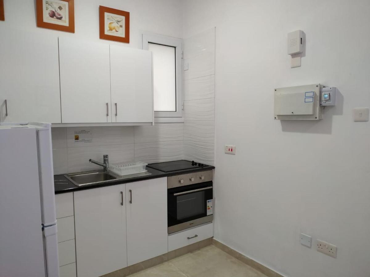 1 Bedroom Apartment Larnaca Luaran gambar