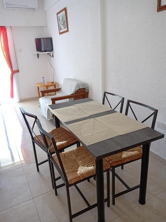 1 Bedroom Apartment Larnaca Luaran gambar