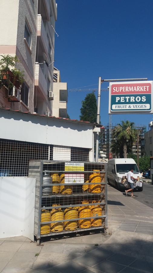 1 Bedroom Apartment Larnaca Luaran gambar